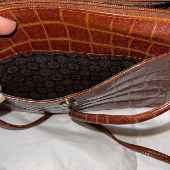 Liz Claiborne woman’s genuine leather brown crossbody bag - Picture 5 of 8